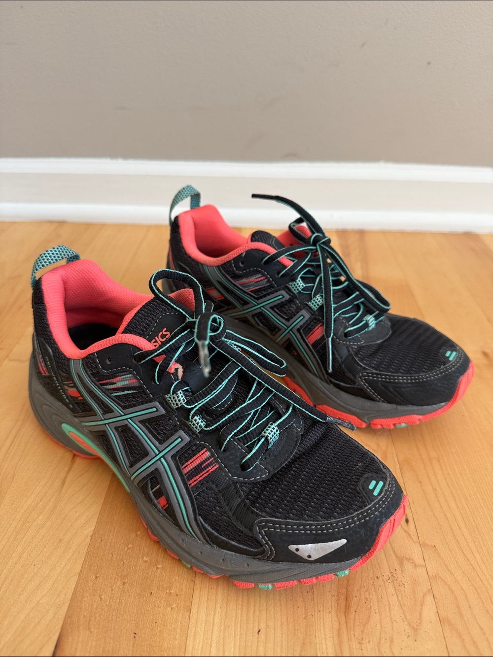 ASICS Gel-Venture 5 Women's Black Running Shoes with Coral & Teal Accents Size 6